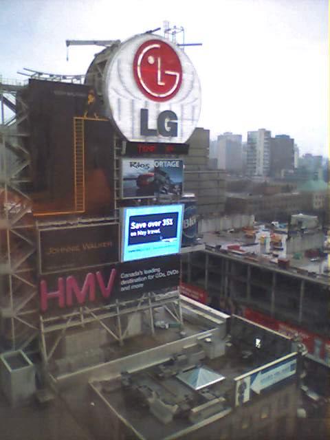 20060406yyz.jpg 